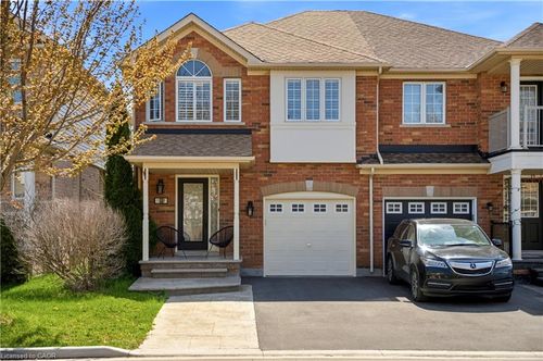 1011 Donnelly St, Milton, ON, L9T0A1 | Card Image