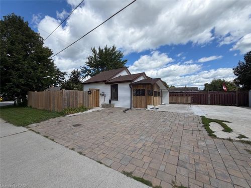 76 Avenue Rd, Cambridge, ON, N1R1C1 | Card Image