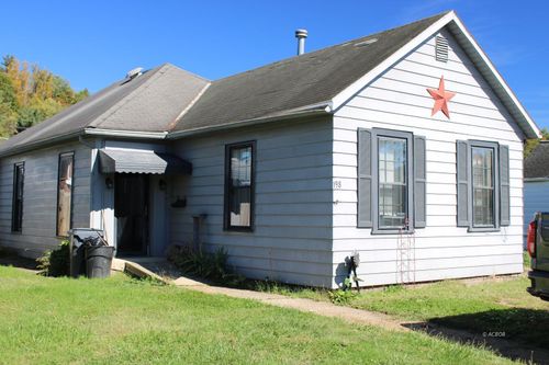 198 W Washington St, Nelsonville, OH, 45764 | Card Image