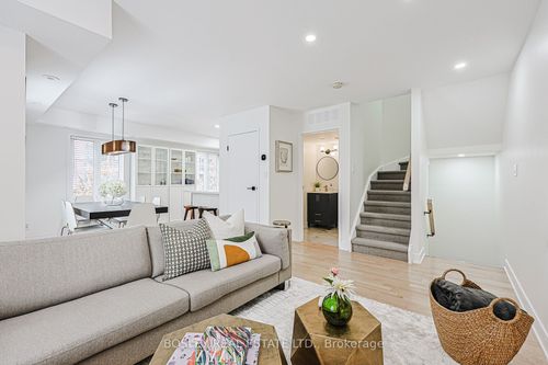 923-50 Western Battery Rd, Toronto, ON, M6K3P1 | Card Image