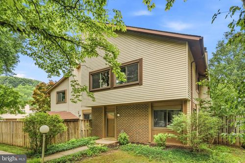 5699 Summer Oak Way, BURKE, VA, 22015-2225 | Card Image