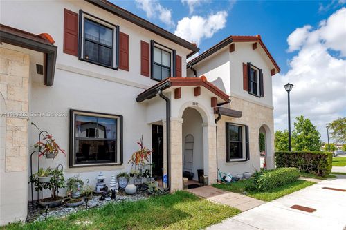 3392 W 105th Ter, Hialeah, FL, 33018-1244 | Card Image
