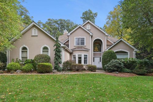 39 Oxford Dr, Suffern, NY, 10901-3955 | Card Image