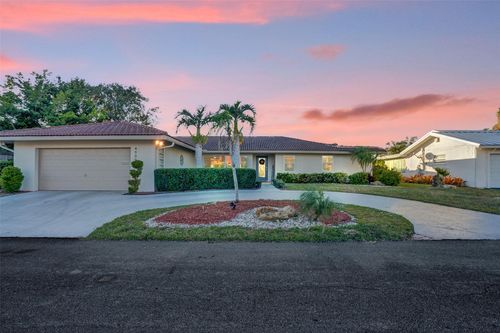 4909 N Travelers Palm Ln, Tamarac, FL, 33319-3160 | Card Image