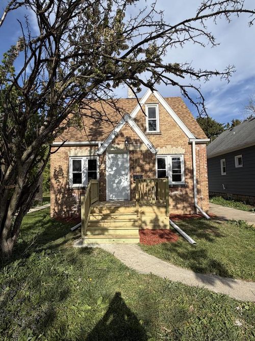 4706 N 57th Street, Milwaukee, WI, 53218 | Card Image