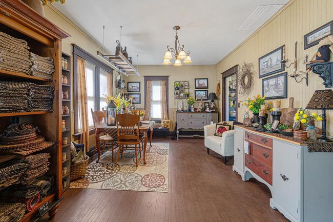 Dining Room Displays | Image 21