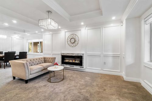 3075 W 5th Ave, Vancouver, BC, V6K1T8 | Card Image