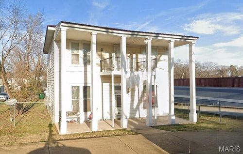 305 E Main St, Willow Springs, MO, 65793-1417 | Card Image