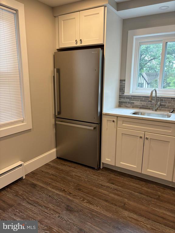 Residential Lease in LANSDOWNE 3
