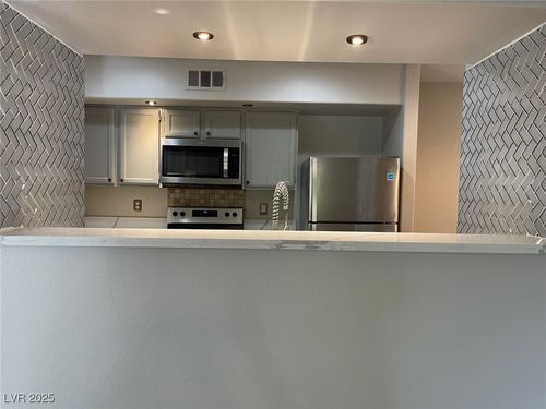 2133-7255 W Sunset Rd, Las Vegas, NV, 89113-1902 | Card Image