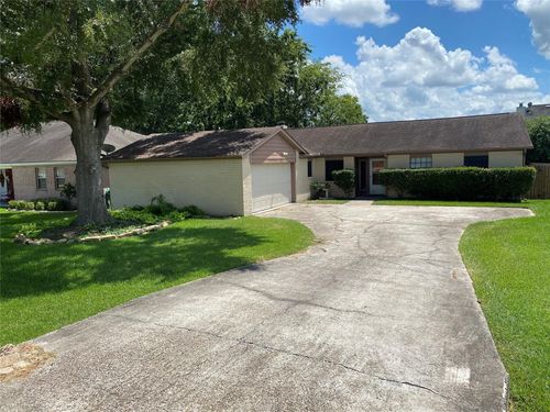 10813 Scenic Dr, Montgomery, TX, 77356-4713 | Card Image