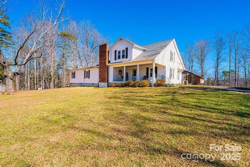 255 Wildwood Rd, Lenoir, NC, 28645-8280 | Card Image