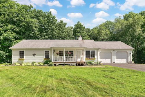 26 Wolfersdorf Rd, Broad Brook, CT, 06016-9749 | Card Image