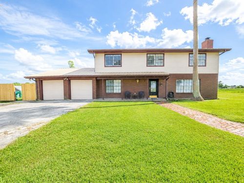 68 Magnolia St, Raceland, LA, 70394-2142 | Card Image