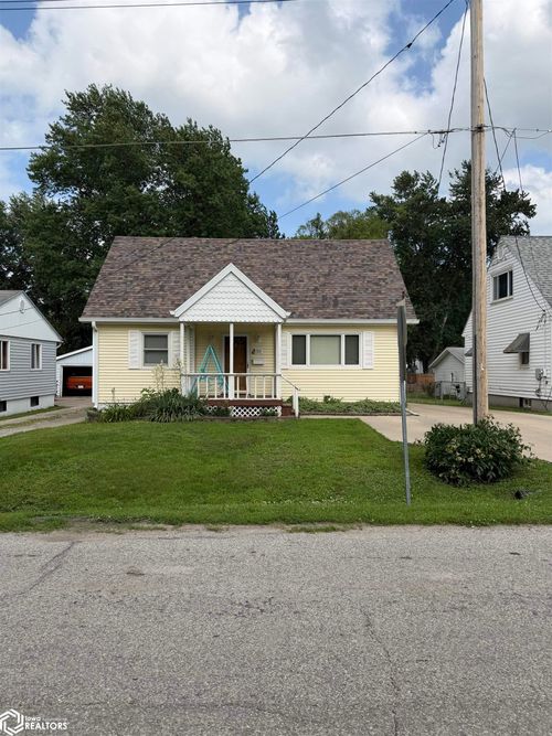 720 Overman Ave, Ottumwa, IA, 52501-3844 | Card Image