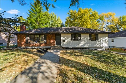 6605 N Agnes Ave, Gladstone, MO, 64119-1522 | Card Image