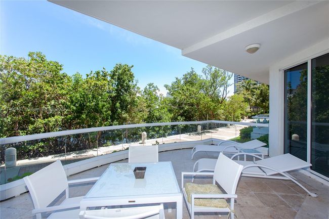 APT-104 - 6000 Island Blvd, Condo with 2 bedrooms, 2 bathrooms and null parking in Aventura FL | Image 7