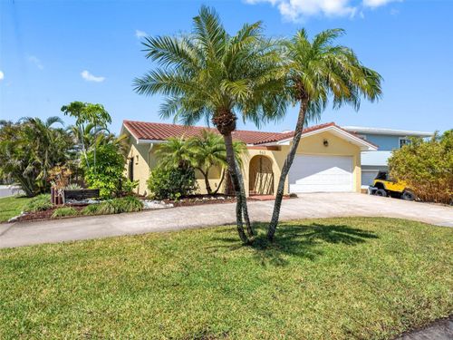 562 Johns Pass Ave, MADEIRA BEACH, FL, 33708-2300 | Card Image