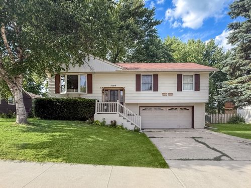 3288 Knox Dr, FREEPORT, IL, 61032-4422 | Card Image