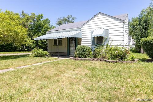 627 Wesbrook St, Pontiac, MI, 48340-3066 | Card Image