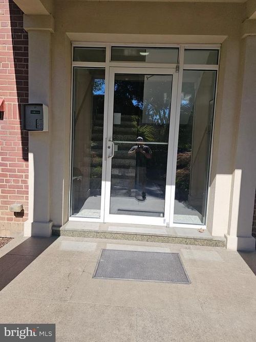 apt-30b-2 E Maple St, ALEXANDRIA, VA, 22301-2200 | Card Image