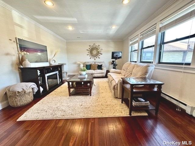 Wantagh Ave, Wantagh, NY 11793