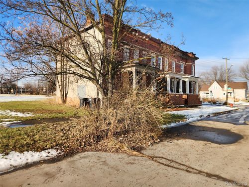 3095 17th St, Detroit, MI, 48216-1118 | Card Image
