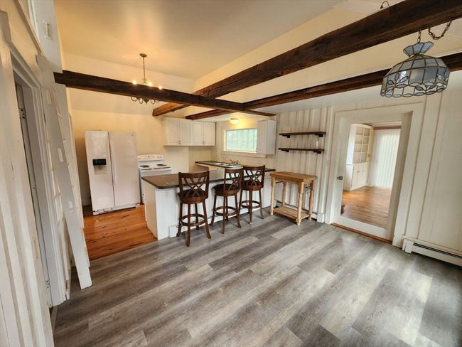981 River Rd, Home with 4 bedrooms, 3 bathrooms and 5 parking in Marstons Mills MA | Image 5