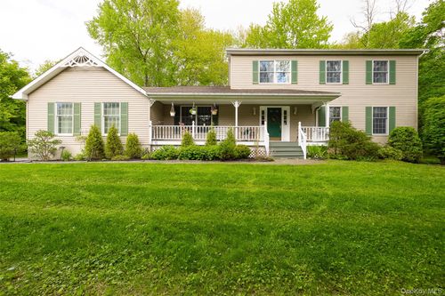 11 Trotter Ln, Poughkeepsie, NY, 12603-4243 | Card Image
