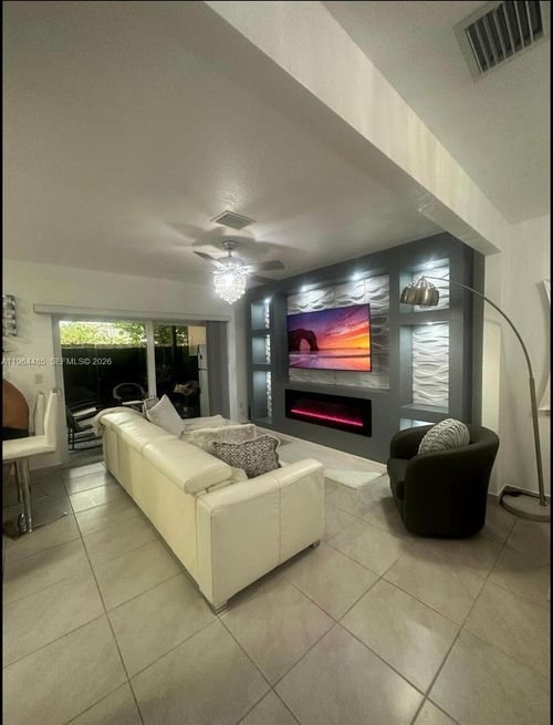 0-557 Ne 5th Pl, Florida City, FL, 33034-3288 | Card Image