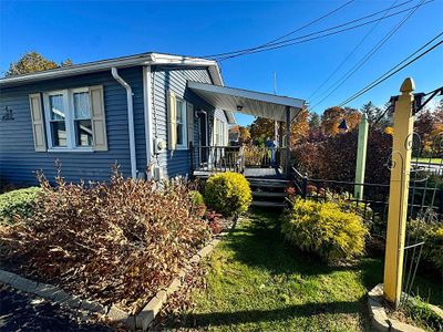 109 Killington Avenue, House other with 2 bedrooms, 2 bathrooms and null parking in Rutland City VT | Image 2