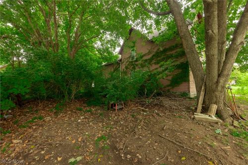 823 Starkweather Ave, Cleveland, OH, 44113-4651 | Card Image