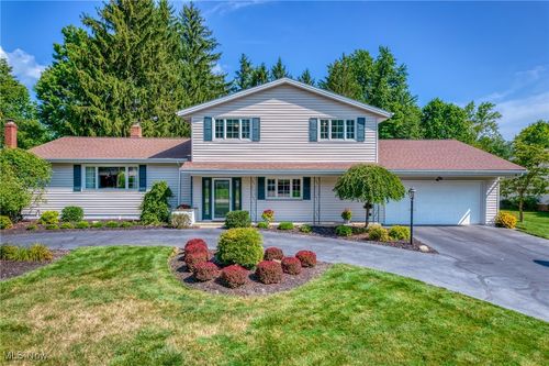 6777 Eastgate Dr, Mayfield, OH, 44143-2301 | Card Image