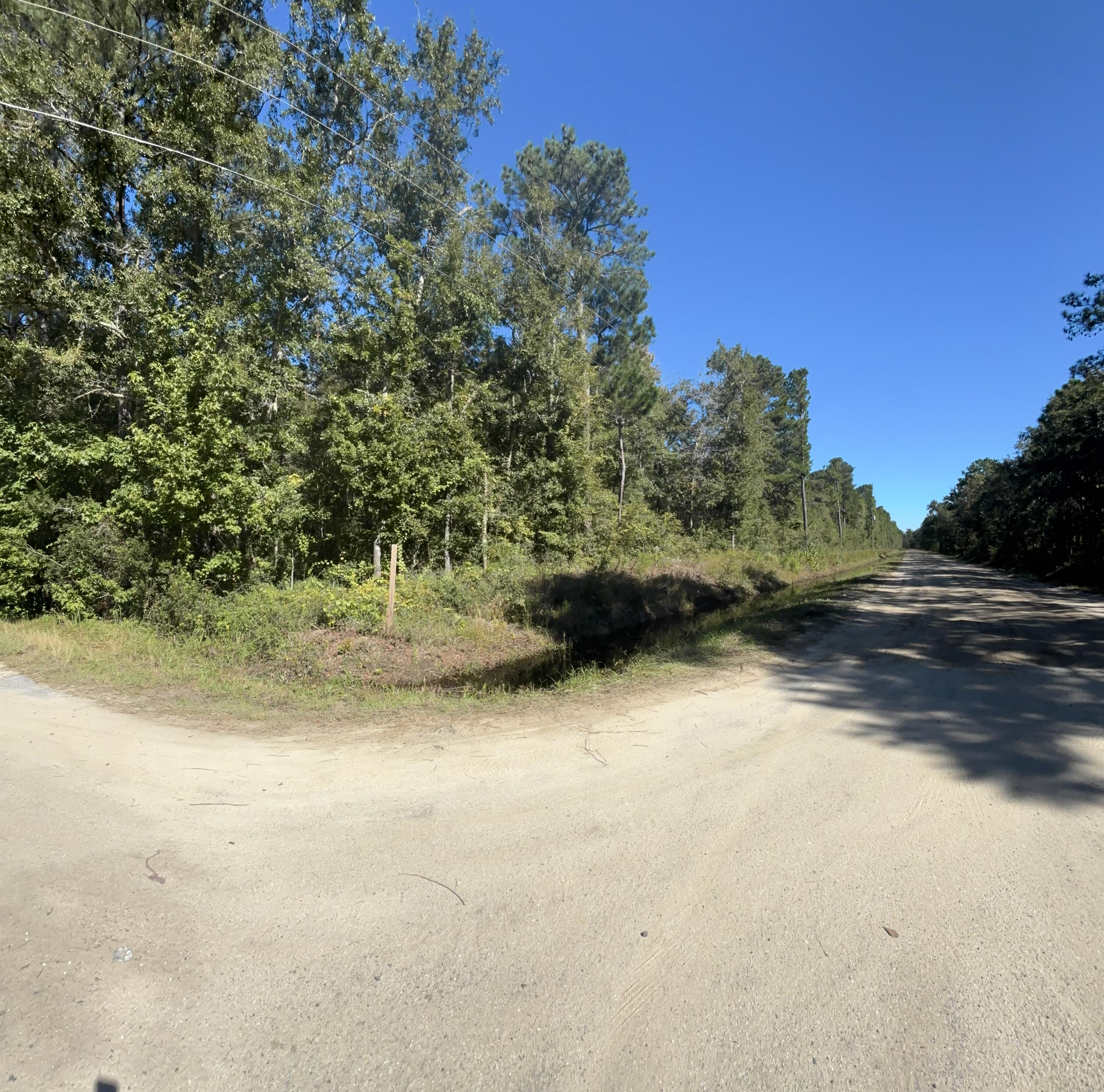 Land in McClellanville