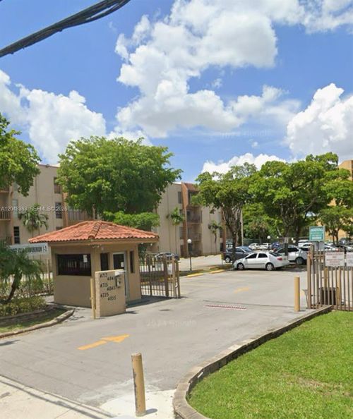 407-2-4715 Nw 7th St, Miami, FL, 33126-2257 | Card Image