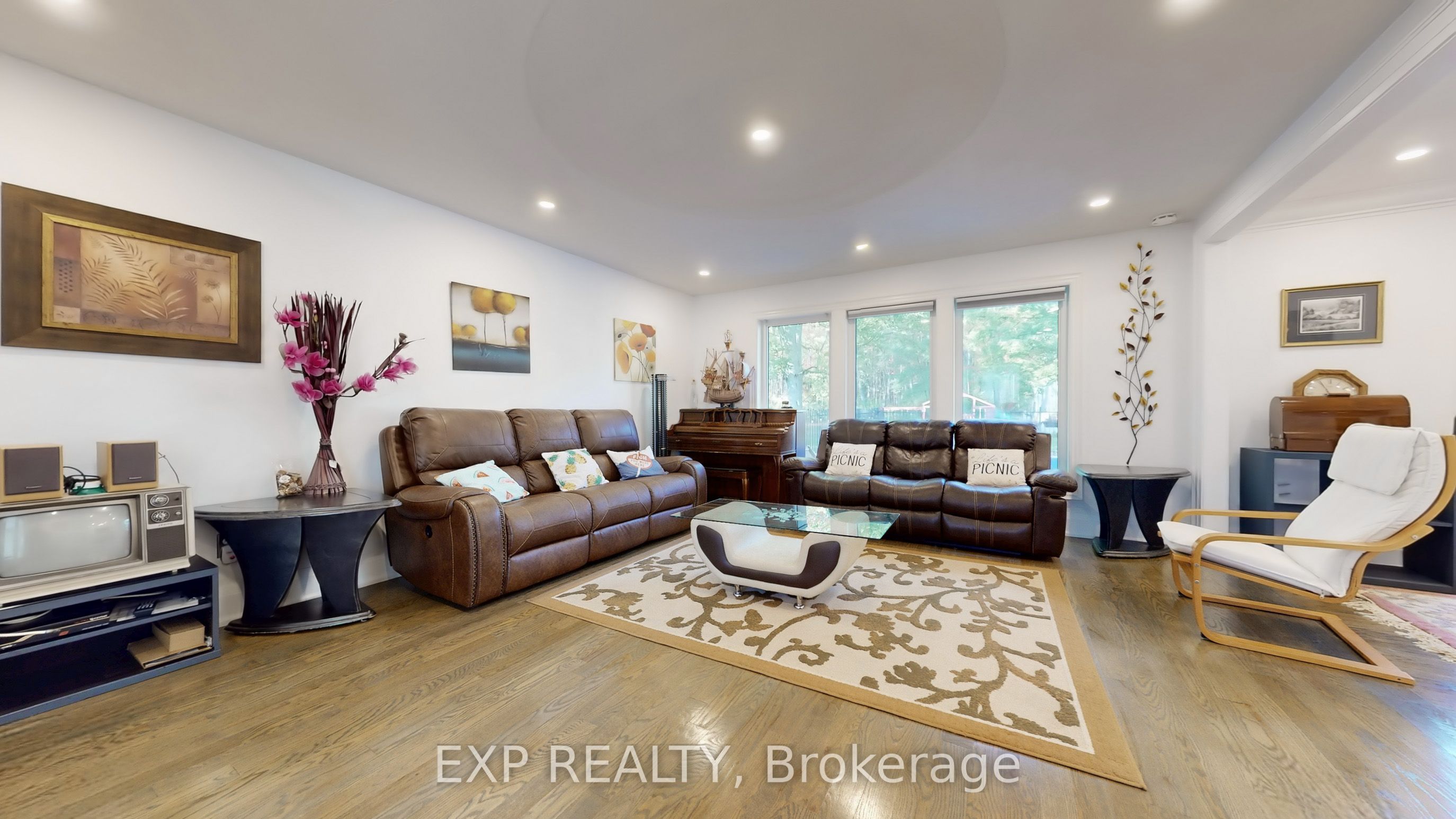Residential in Georgina 4