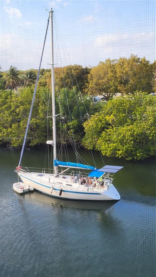 apt-402-3401 N Country Club Dr, Aventura, FL, 33180-1771 | Card Image