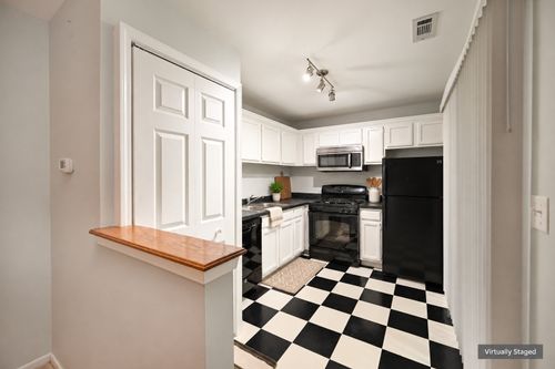 g-59 Gant Cir, Streamwood, IL, 60107-6687 | Card Image