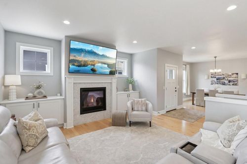 8-W7986 County Rd B, LAKE MILLS, WI, 53551 | Card Image