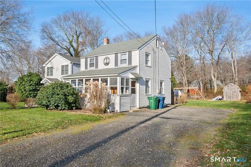 121 Shore Rd, Waterford, CT, 06385-3628 | Card Image
