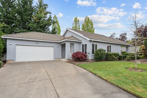 622 Fernwood Dr, Medford, OR, 97504-4339 | Card Image
