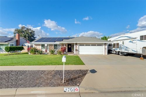 701 W Crestview St, Corona, CA, 92882 | Card Image
