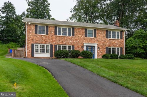 8217 Cindy Ln, BETHESDA, MD, 20817-6916 | Card Image