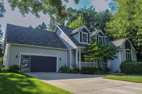 15130 Wildfield Dr, Spring Lake, MI, 49456-2100 | Card Image