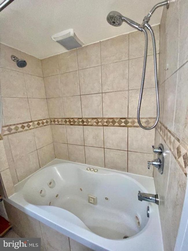 APT-2B - 2624 Redcoat Dr, Condo with 3 bedrooms, 1 bathrooms and null parking in ALEXANDRIA VA | Image 18