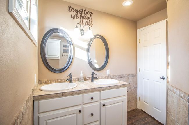 148 Pony Express Trl, House other with 3 bedrooms, 2 bathrooms and null parking in Buffalo Springs TX | Image 16
