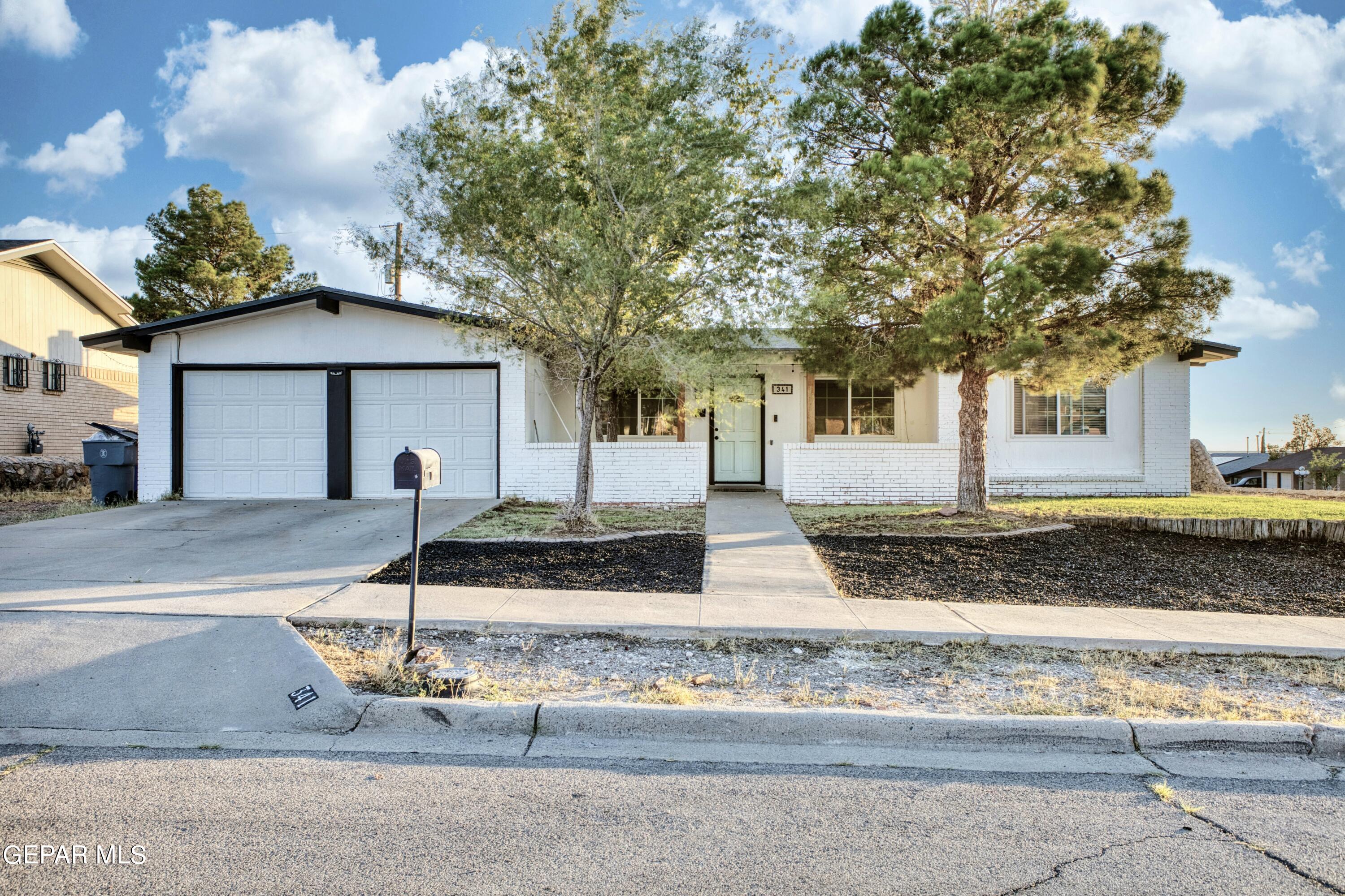 Bright Water Ln, El Paso, TX 79912