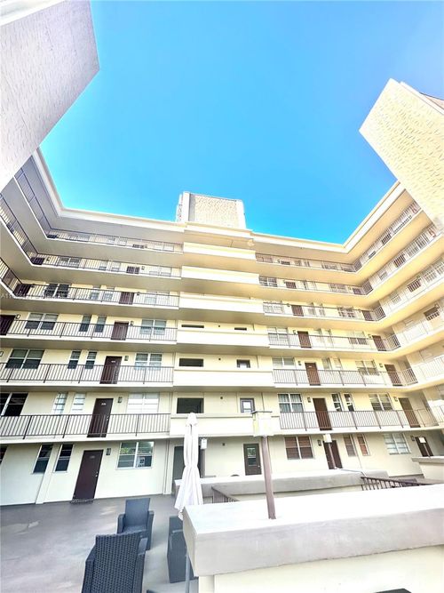 apt-210-1811 Jefferson St, Hollywood, FL, 33020-5412 | Card Image
