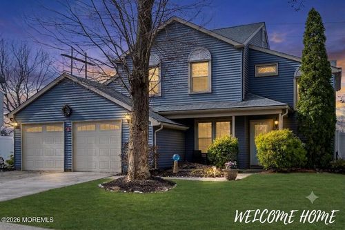 41 Concord Cir, Howell, NJ, 07731-1556 | Card Image