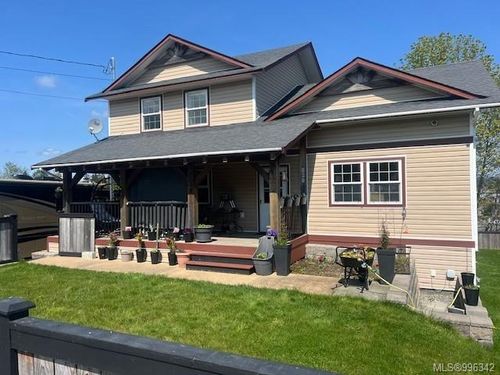 820 10th Ave, Campbell River, BC, V9W3C4 | Card Image